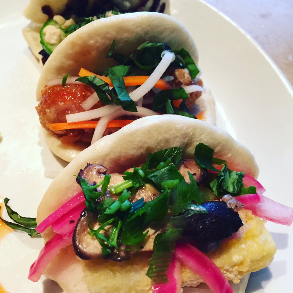 Chuksavage11's tweet photo. Pop up hit at @risDC w @baobrosbar #fantastic #thanks #baobarXris https://t.co/QepMY0xgn1
