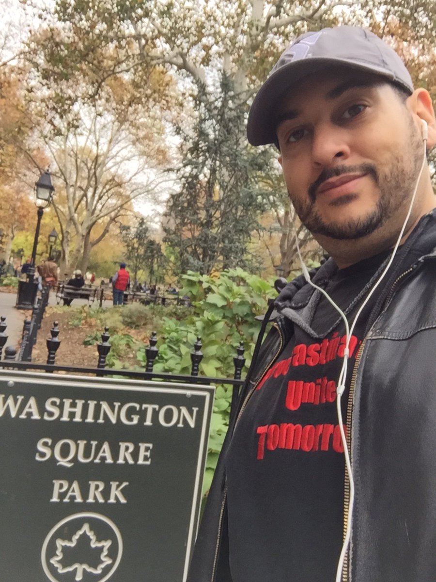 LatinLefty's tweet photo. It's about to get live at Washington Square Park! #spiraleffect #dfk2015 (at @nycparks) https://t.co/Pt1FqYR5MZ https://t.co/S6RDb8dwJk