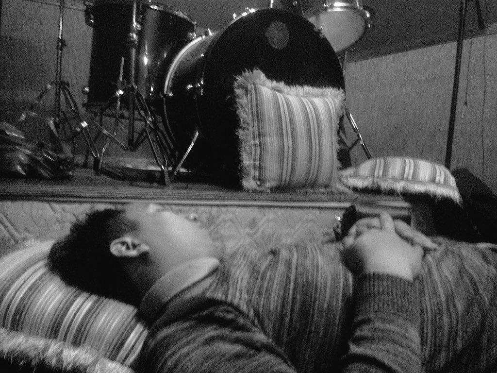 And thats all for tonight.. One down.. 5 more to go \m/ 😪😪