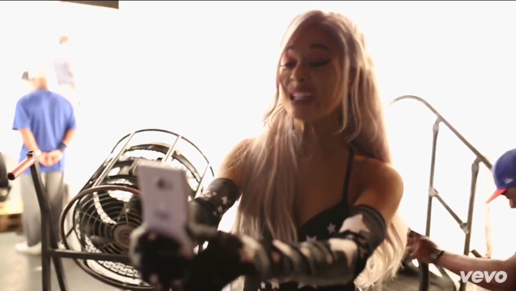 agbupdatesxoxo's tweet photo. BTS focus screenshots https://t.co/9uADC9yWPT