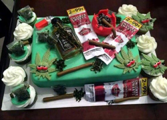 BecauseWereHigh's tweet photo. someone make me this cake so I know it's real https://t.co/sgw0dR62Pu
