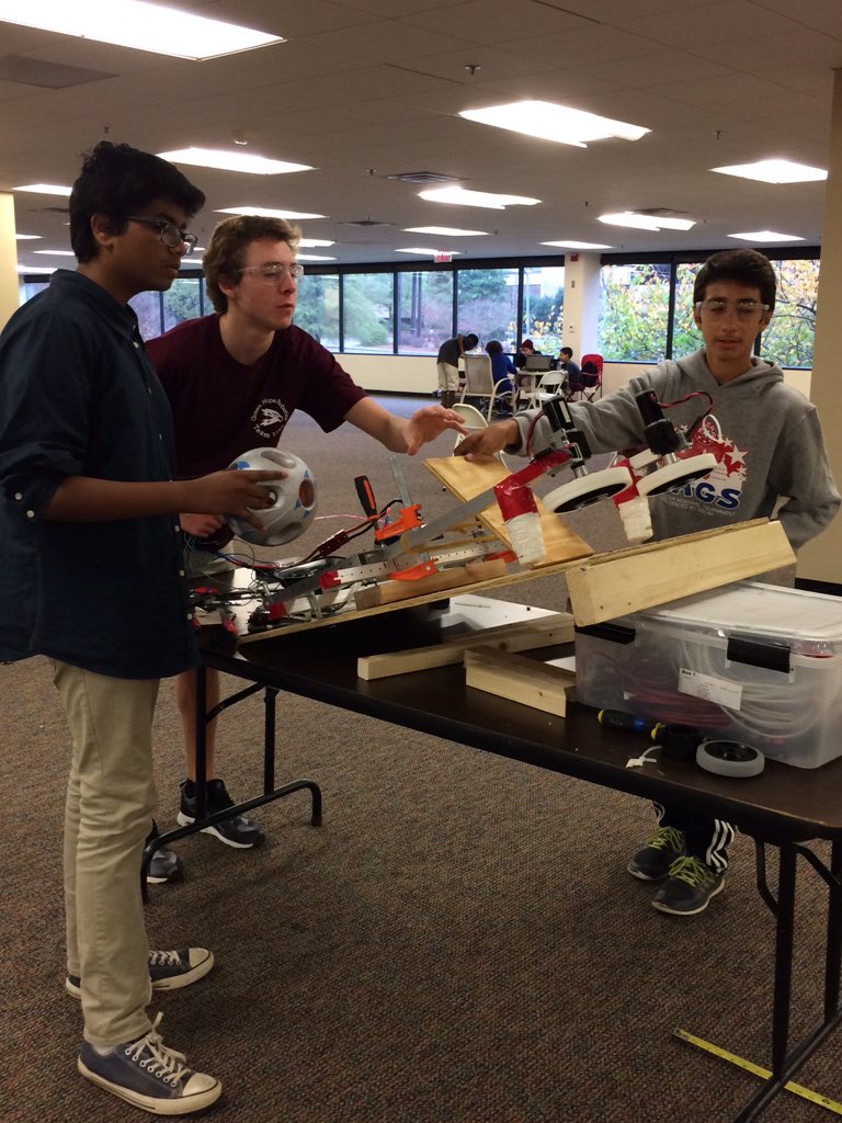 frc5190's tweet photo. rain or snow we're still at work! #omgrobots #GHFalcons 💚 https://t.co/hFSef8C1dR
