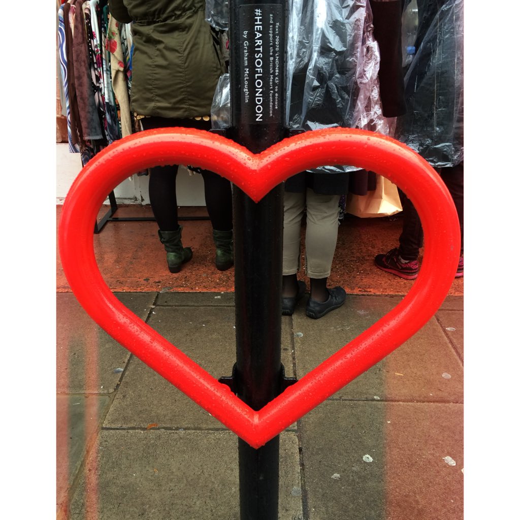 patriciaesle's tweet photo. Much #love in #London streets #heartsofLondon ❣ https://t.co/0JMGWhVQr4