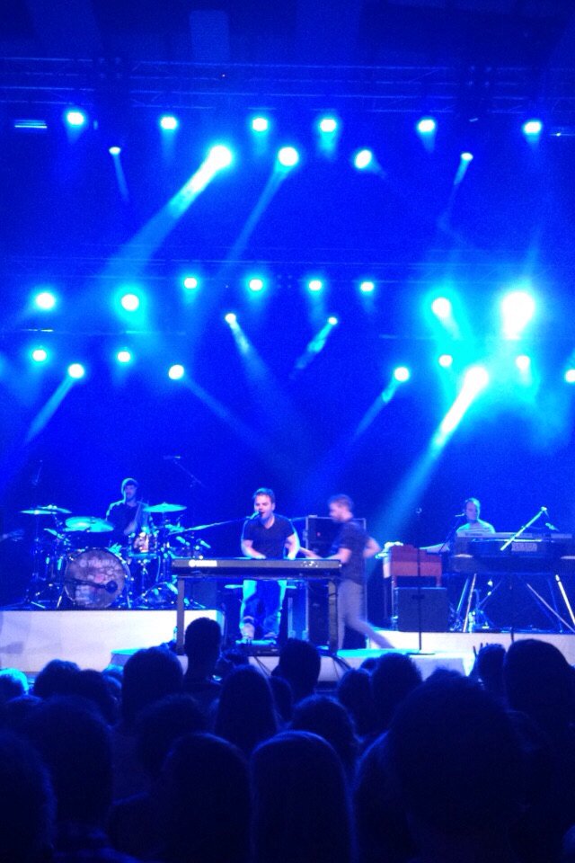 Spectaculaire afsluiter van <a href="/VanVelzenMusic/">Roel van Velzen / VanVelzen</a> bij #waterdomelive