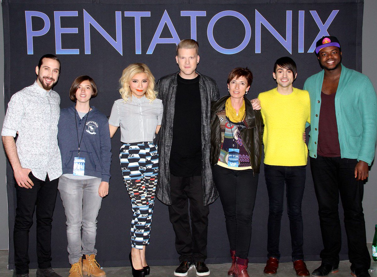 martaptx's tweet photo. @Avi_Kaplan you have no idea of how much I miss y'all rn @ptxofficial 😭💖 https://t.co/Roenf8S6lR