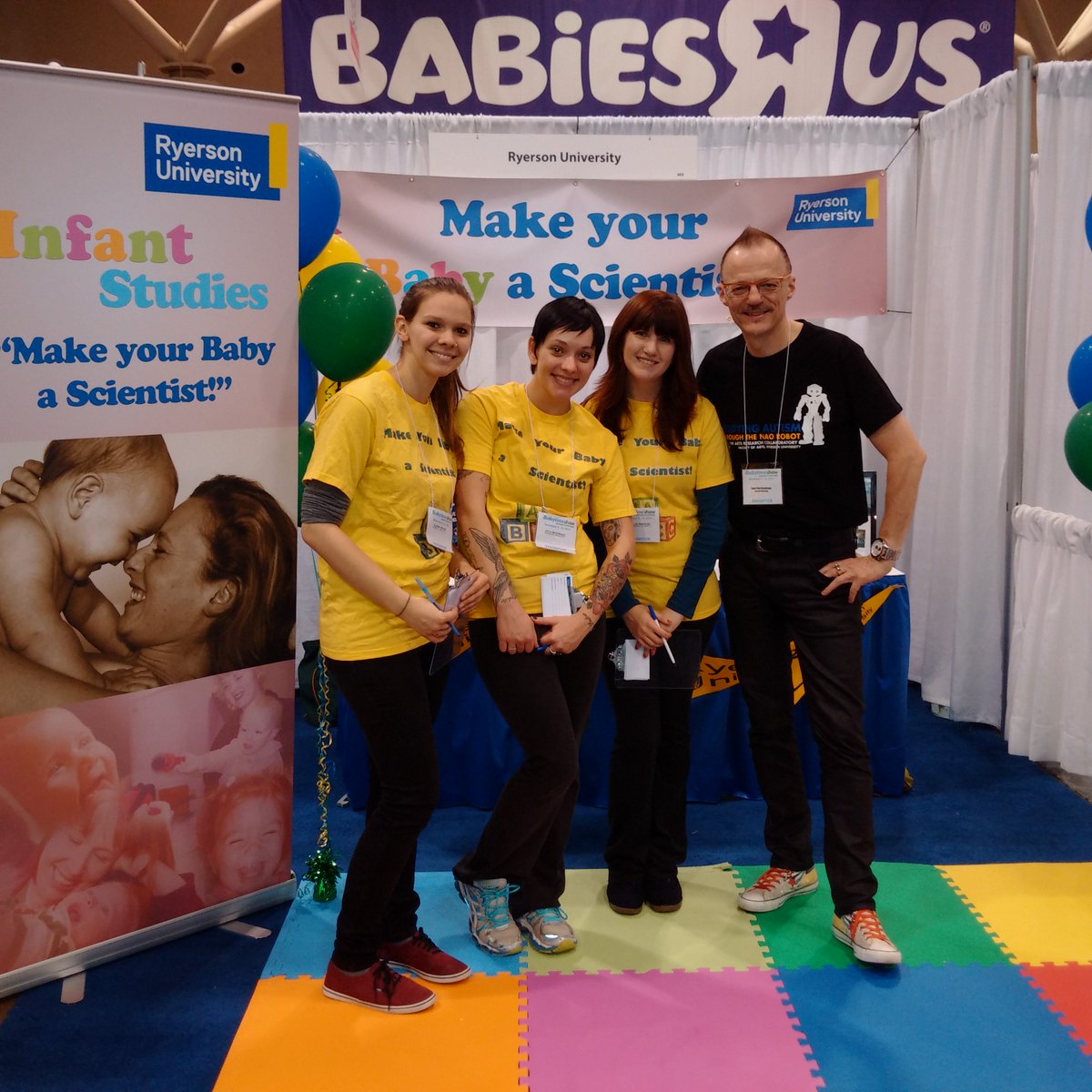 Boudreau_Ideas's tweet photo. Live @BabyTimeShows Toronto wt our awesome @ryersonu research team | #GoEdge @RyersonResearch | #InfantScience NOW! https://t.co/CTV5By3Neo