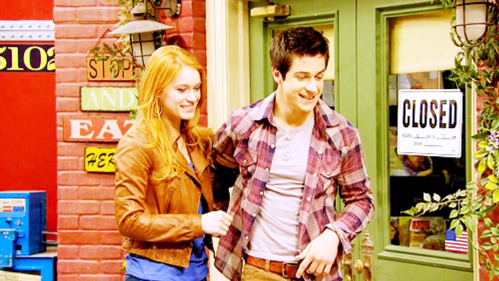 LevenFanclub's tweet photo. #wizardofwaverlyplace #wizardvsangles #levenparrack #davidhenrie #angleandwizard https://t.co/RBOQkVu2Me