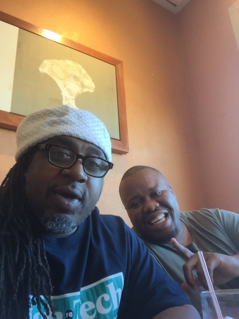 ZoeThaRoasta's tweet image. Me and @BossBigCheeze @HOT975vegas play that bad behavior