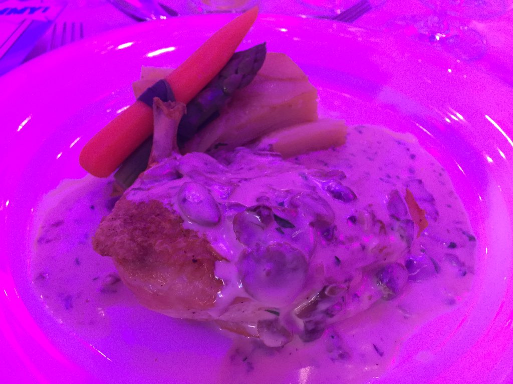 _melaniemay's tweet image. Seared breast of chicken with shallot &amp;amp; mushroom cream sauce in @theshelbourne for @easyfoodmag #homecookhero awards