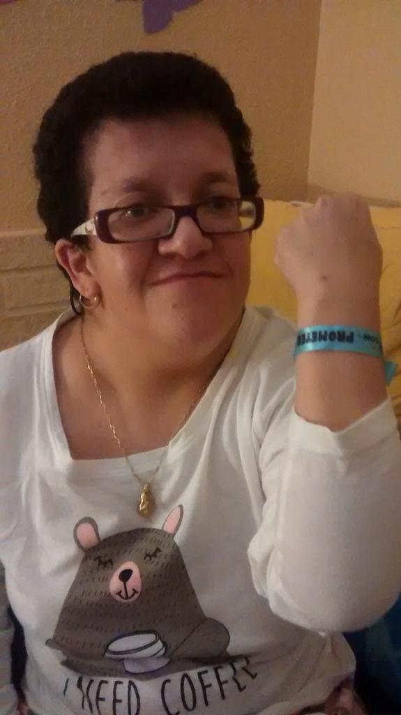 marict7's tweet photo. Ya tenemos nuestra pulsera!! :) #yomeconprometeo  @APrometeo7 https://t.co/4QOHBn99qV