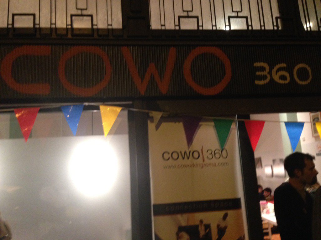 lighea85's tweet photo. #goodfoods &amp; #goodfriends @coworkingroma #Circus2015 @lucrest https://t.co/eWciZXKrNT