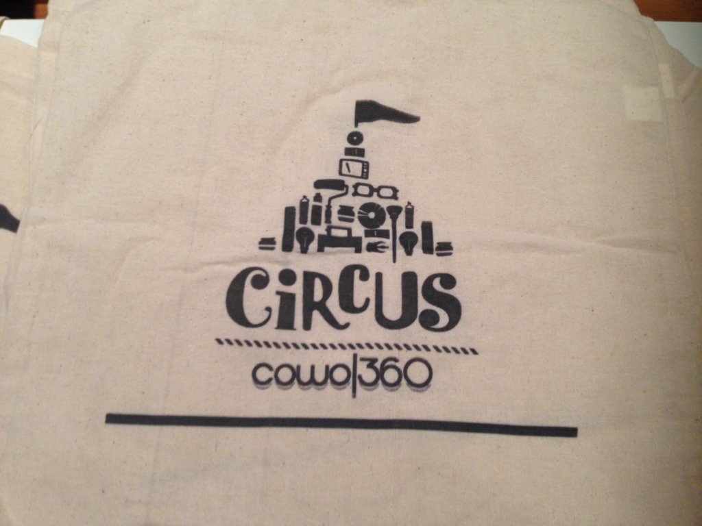 lighea85's tweet photo. #goodfoods &amp; #goodfriends @coworkingroma #Circus2015 @lucrest https://t.co/eWciZXKrNT