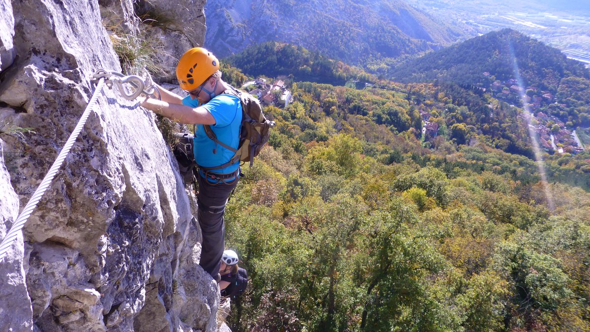 AlpGuide tweet picture