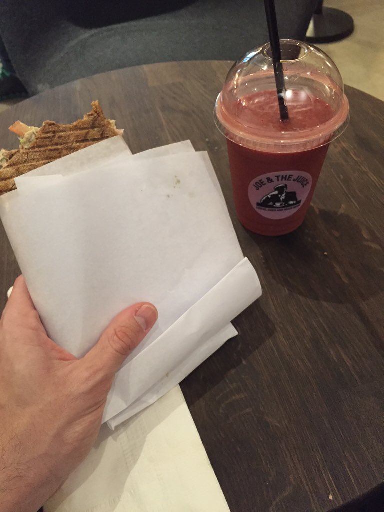 airliner001's tweet photo. @joeandthejuice NYC Awesome tuna sandwich and energizer juice. Is soho now a #LittleDenmark ? @hankjobenhavn @Hay https://t.co/0hdKnqQIgW