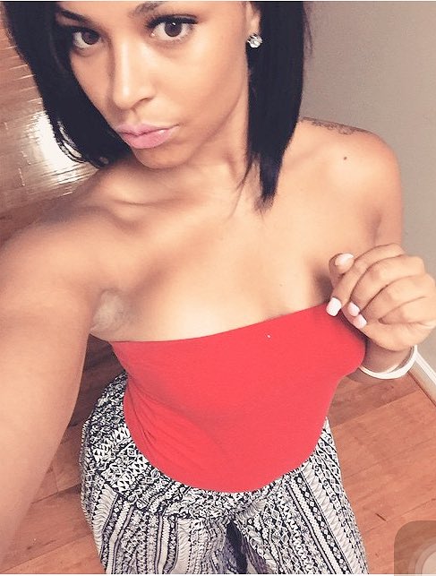 Dope_Dolphins's tweet image. Take a minute to follow @Hisladyplug 👑👸🏽 Show her 💖 New to 🐣