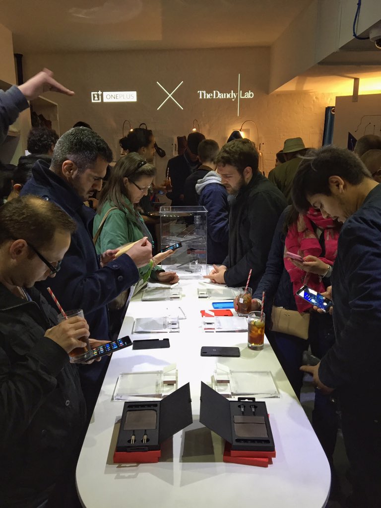 TheDandyLab's tweet photo. Just under an hour left to go! #OnePlusXLondon #TheDandyLab #LaunchDay https://t.co/Zj3UTk7kzC
