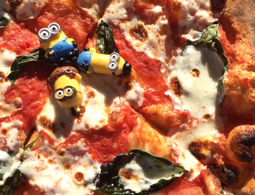 krxokelso's tweet photo. @SauceeSicilian makes an awesome pizza...for eating. Not synchronized swimming. #mobiletactics @BleuGarten https://t.co/IvrL2EAP2t