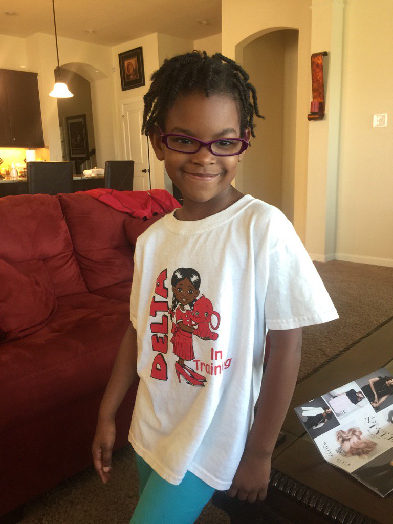 ThatChickTonya's tweet image. A girl after my own heart! #deltasigmatheta #lambdatheta #spring93