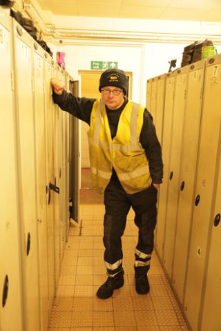 HughsWaronWaste's tweet photo. CHANGE IS HAPPENING thx to you all. But we still need you to get your family/friends/pets to sign our pledge. https://t.co/Y6gjWCblMc