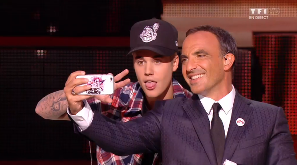 youngpeople_off's tweet photo. Combien de #RT pour Justin Bieber et sa prestation ? #NMA2015 #JustinHatesHisFansParty https://t.co/nNQD2ZcrRE