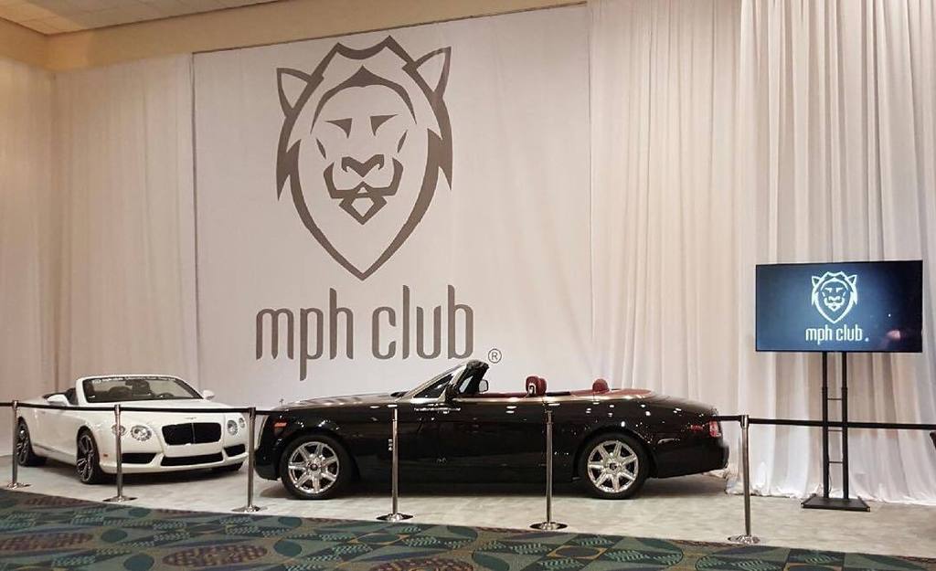 mphclub's tweet photo. Join us @autoshowmiami located in the million dollar alley! #mphclub #ilikethatcar #rollsr… https://t.co/miAgZSyo5N https://t.co/bG5fWdHoSD