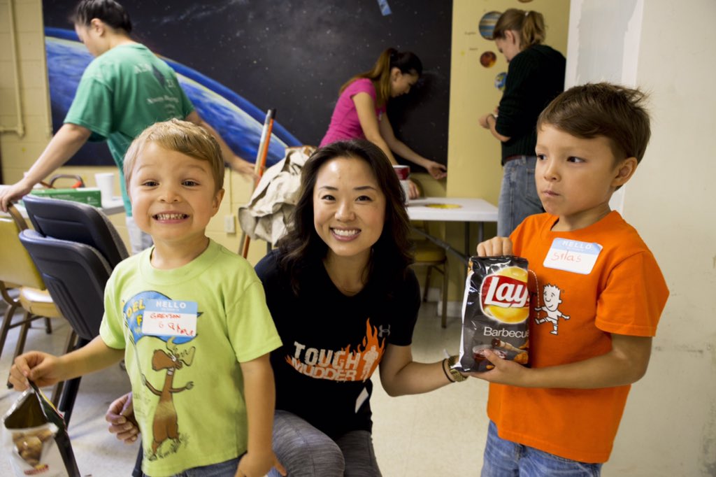 NextGen_Comm's tweet photo. Never too young to start giving back and volunteer! #NGCLendAHand https://t.co/gpMFSoc122