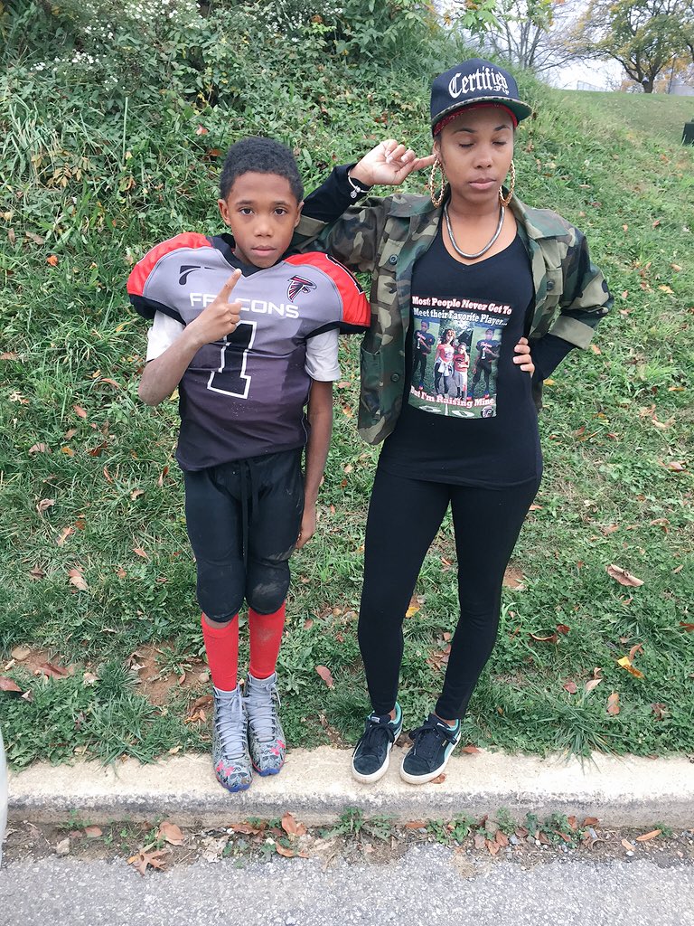 LucBlessedIsMe's tweet image. Lil MVP 🙌🏾🏈💙 #Pick6 #3Touchdowns