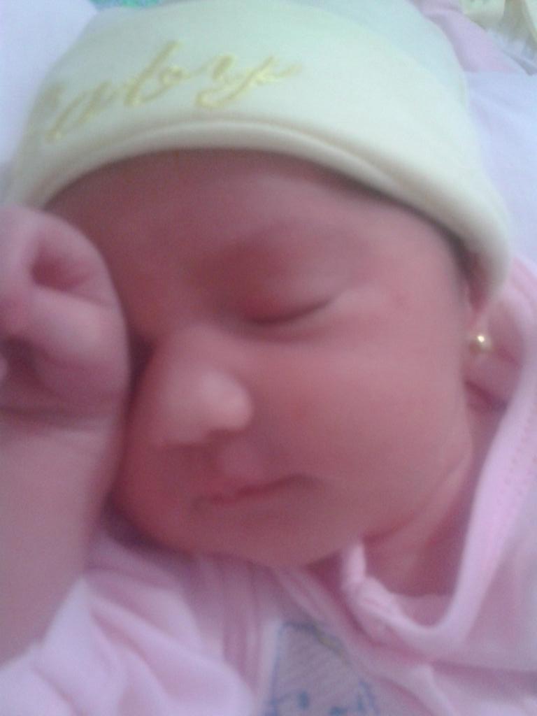 yespa24's tweet photo. Mi princesa.. 2 dia de nacida
..... k linda eres mi bebesita. Gracias Dios por esta bebe hermosa https://t.co/AiGIUc8hjH
