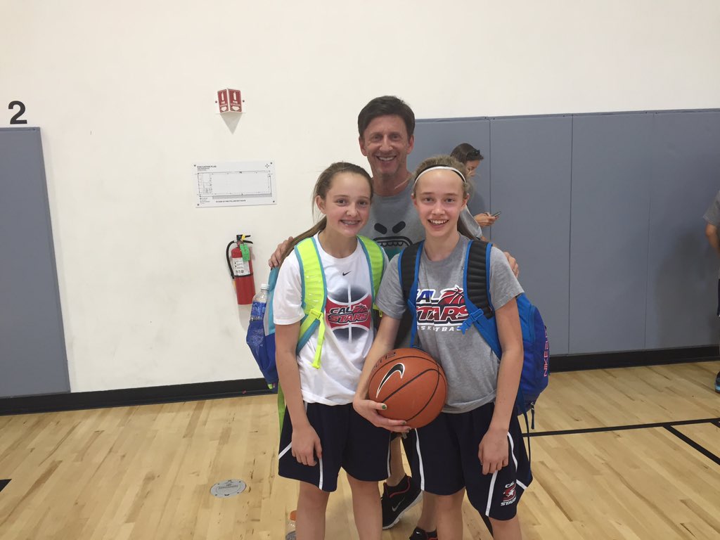KellySopak's tweet photo. Best part of sports is the people we meet and the friends we keep #positiveimpact #socalweekend https://t.co/CyqpsTyjC8