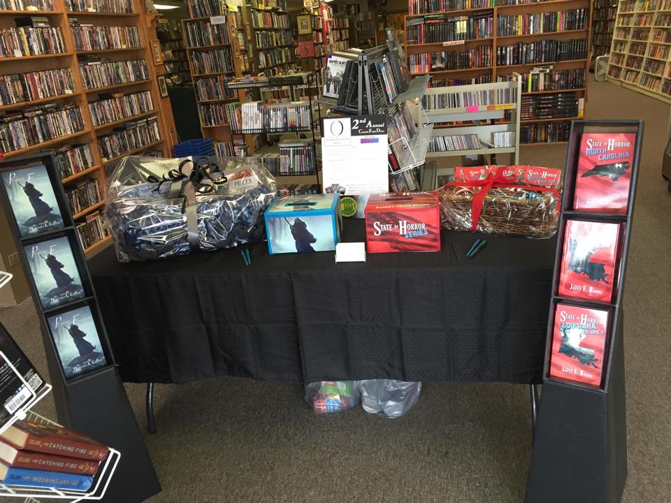 charoncoinpress's tweet photo. Food Drive &amp; Book signing What could be better? 11/21 11-2pm @BooksGaloreLLC  5 items enters you to win prizes https://t.co/bVRdGgVGG1