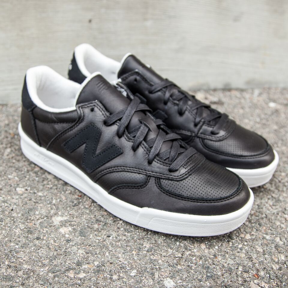 New balance outlet 300 black leather