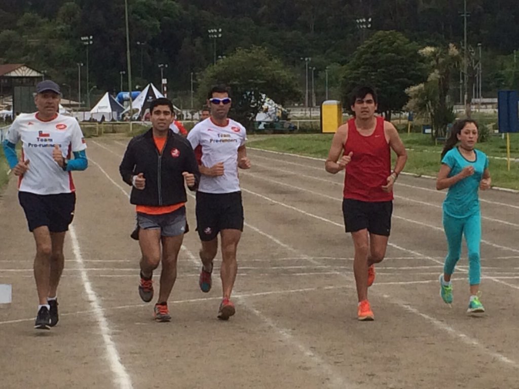 TeamproRunners's tweet photo. Muy buen entrenamiento hoy en pista Sporting con nuestros socios #YoElegíCorrer @CorrerMeHa @YoElegiCorrer https://t.co/oYLEQzFU1a