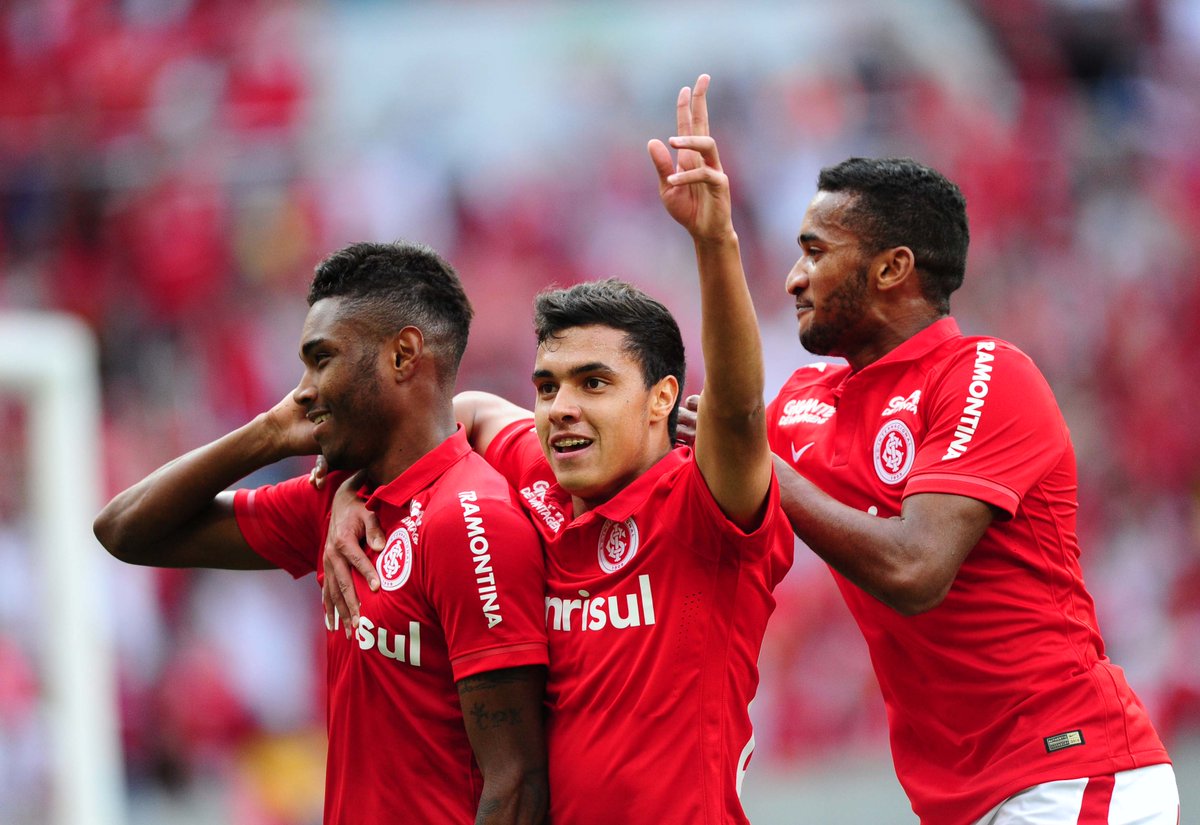 Dá RT quem comemorou muito o gol do Vitinho e acredita no Inter. #VamoInter #GiganteSempre