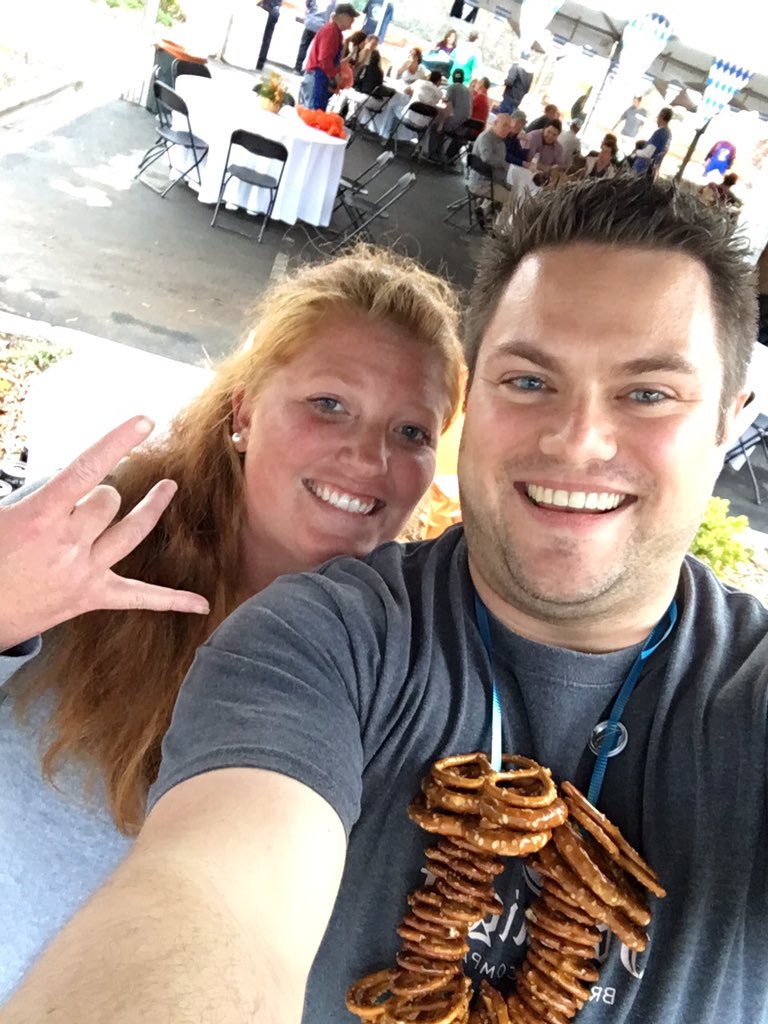 FortnightJames's tweet photo. pretzel necklace!Thank you Brenna! #tryonbeerfest #ncbeer #avlbeer #cltbeer #TheBritishAreCanning @FortnightBeer https://t.co/Jw57ZGFjgH