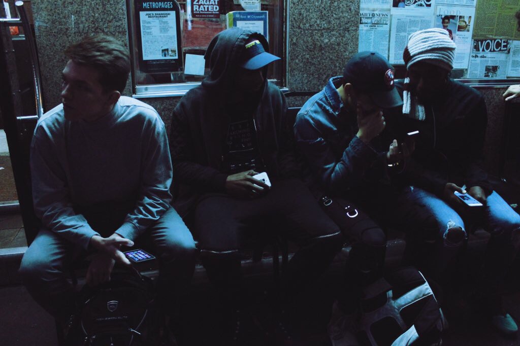 EvanSoul_ita's tweet photo. Clan Land 💎✨
-5 out of many
-numbers, motive, teamwork, Execute.
📷 @skyprism
#ParallelDiamonds #PreGenesis #FRNVR https://t.co/MQ1D2SlQhz