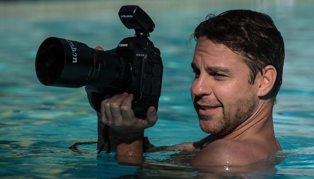 PhotosByAileen's tweet photo. @SS_Academy The lengths that we go to get a shot to win #photooftheday with lights near the pool #SSA12 https://t.co/hyTG1rfTuE