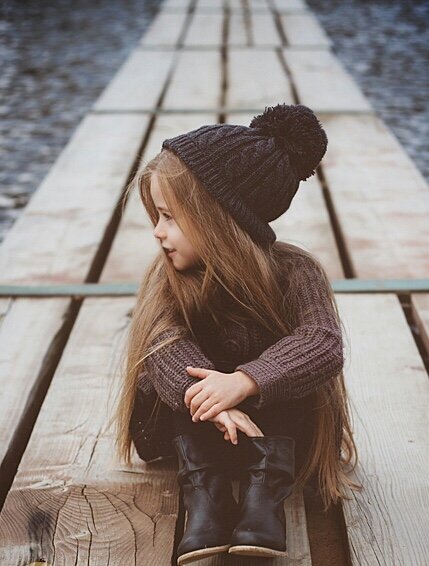 limitlessbooks's tweet photo. Try your best in #TwoSentences telling us the story behind this little girl. #AmWriting #Writers #WriteOn https://t.co/k4Rcm9ZFg0