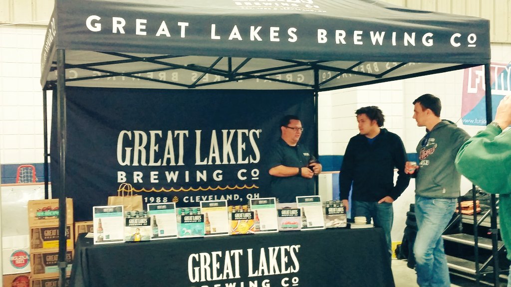 VeggieLoves's tweet photo. Wonderful time @ Kalamazoo craft beer festival ♡  @cheerskzoo @DiscoverKzoo @WECkzoo  @GLBC_Cleveland https://t.co/D25LQxjfQj