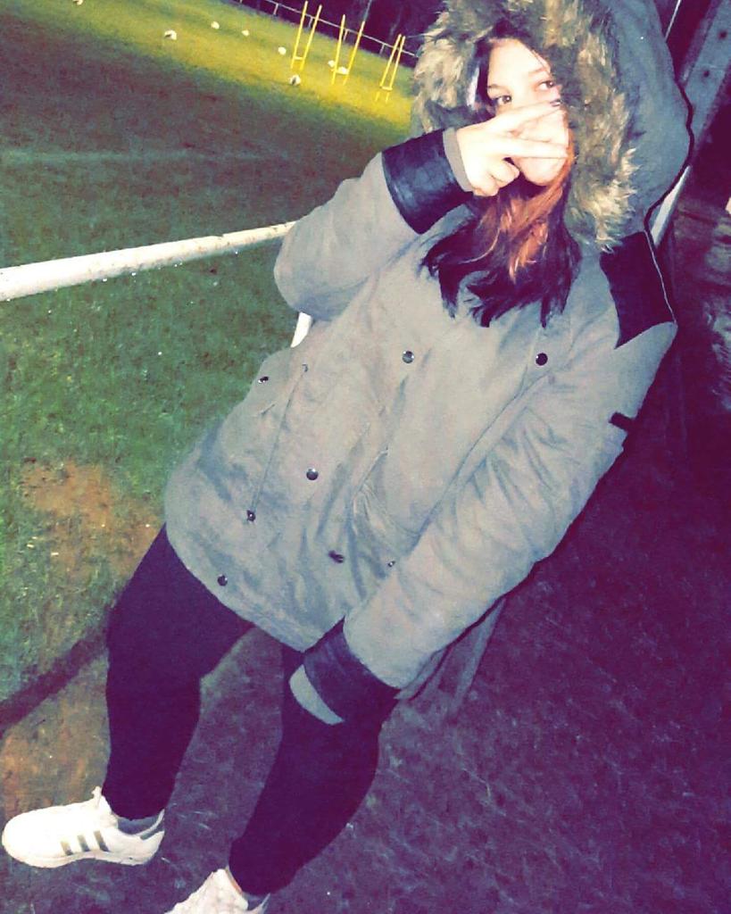 rock_manon's tweet photo. Il faut que Maître Gims gagne c'est le mielleur, sin dernier album une bombe comme lui jlaime trop ❤❤#NMA https://t.co/Cui00awEhK