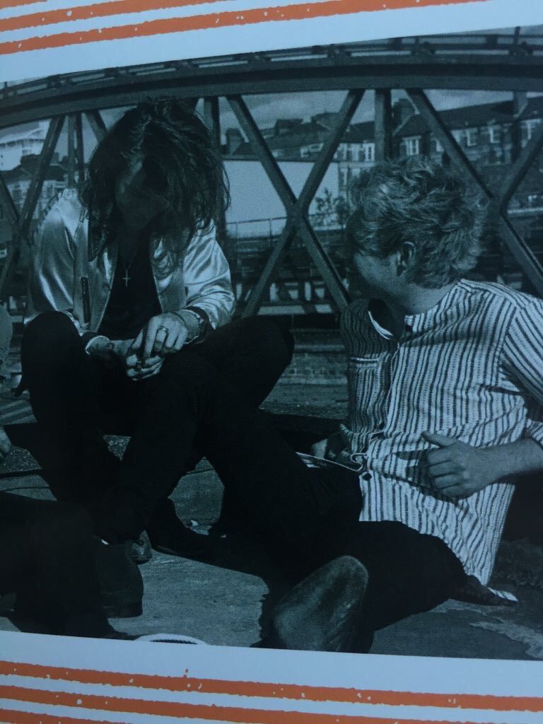 1dafter25's tweet photo. NARRY!!! 😱 these two kill me! ~A #6DaysTillMITAM #AMAs1D # https://t.co/i3hV4caQkg