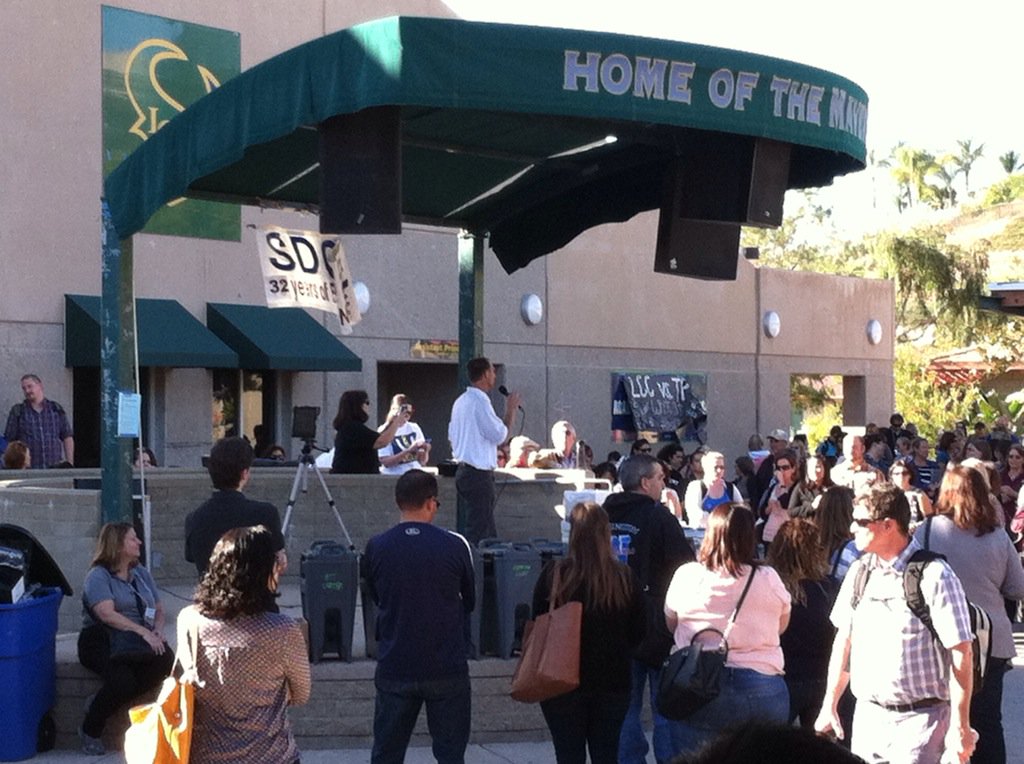 MissionVistaHS's tweet photo. What an excellent day #sdcue2015 Thanks to all the presenters volunteers and participants. https://t.co/GsGQOwOLxn