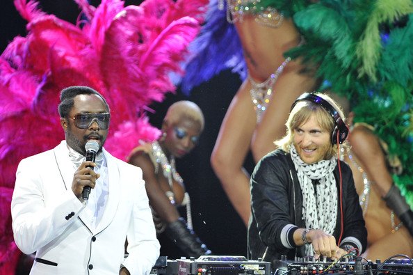 WORLDMUSICAWARD's tweet photo. Happy Birthday to France's one and only #Davidguetta! 🎁🎉🎉🎉@davidguetta https://t.co/ALkSPbUjg5 https://t.co/X6TtCczfyn