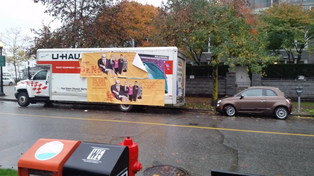 MorganeOgerBC's tweet image. No stopping zone: Sad to see some can&apos;t even follow PARKING rules...#parkinggate #deletegate #BCNDP2015