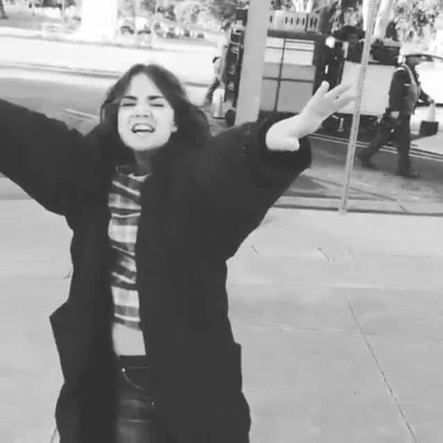 UpdatesMaiaFR's tweet photo. #PHOTOS Maia sur le tournage de The Fosters il y a quelques jours : https://t.co/MIzbUDBcc1