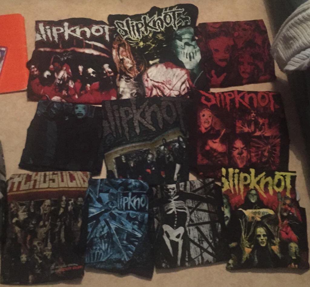xJezzie's tweet photo. @CoreyTaylorRock can you rt my collection? 😏 https://t.co/hDveOr3y8Y