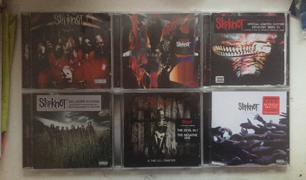 xJezzie's tweet photo. @CoreyTaylorRock can you rt my collection? 😏 https://t.co/hDveOr3y8Y