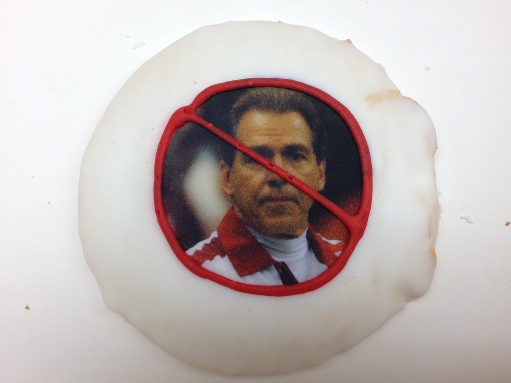 kellicross216's tweet photo. Enjoying my anti-Nick Saben cookie from @HaydelsBakery while waiting for the game #LSUvsBAMA #GeauxTigers https://t.co/1VGe4mcgEr