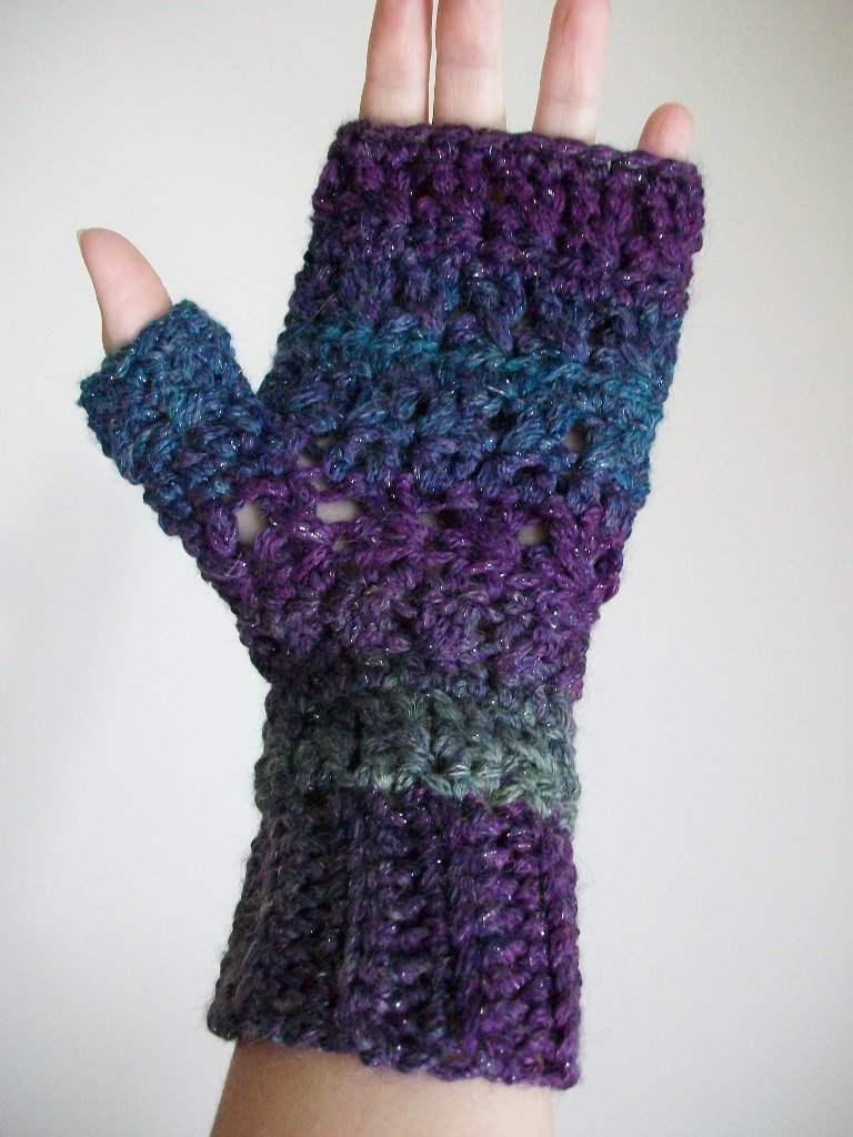 Bluestockinette's tweet photo. Sparkly Purple Texting Mittens Starry Night Fingerless Gloves M… https://t.co/2Fx94dCx4Y #etsymntt #MulticolorGloves https://t.co/nNNMs0nxej
