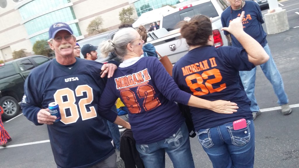 UnkleFlip's tweet photo. The @DMORG_82 Family Rolling DEEP! LOVE it!! https://t.co/jFtBLc2Cln