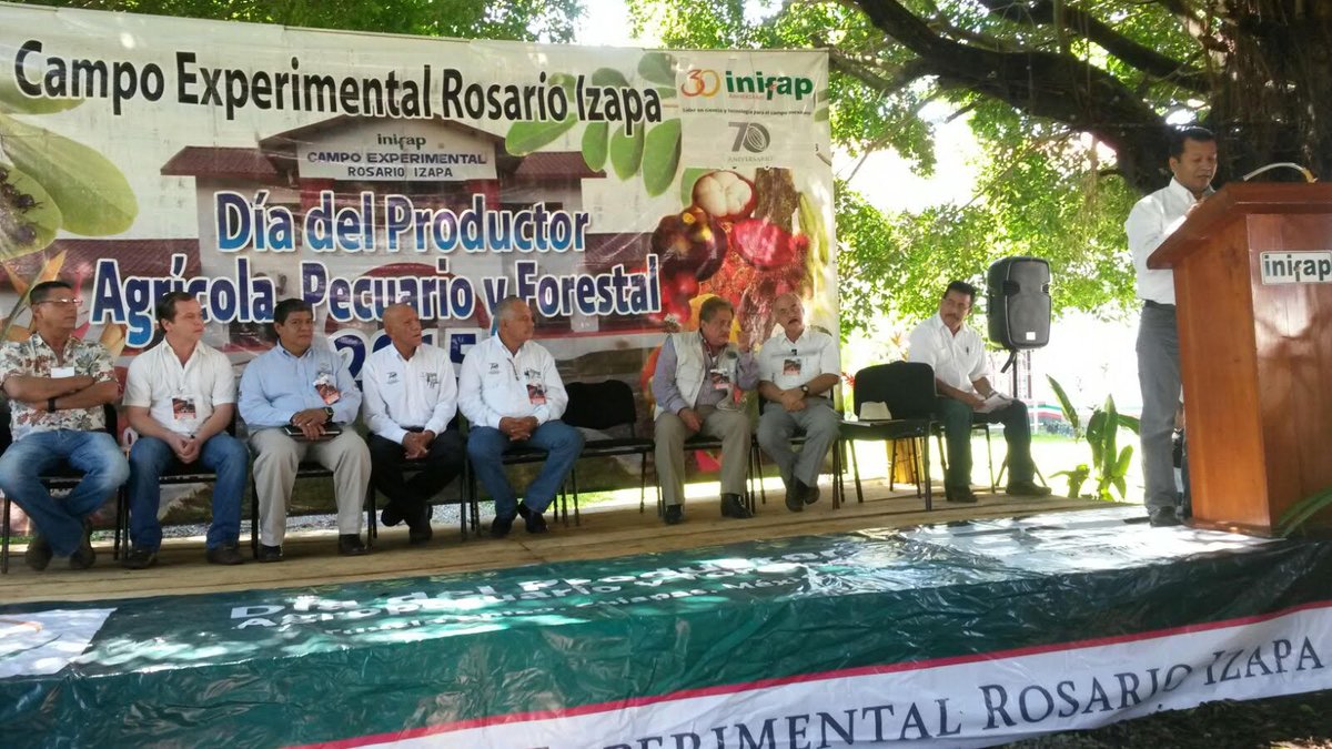 neftalideltoro's tweet photo. En mi representación, el 7° regidor y la #SDRFA asisteron al evento #DPAPF2015 organizado por #INIFAP https://t.co/Idt5YhsBIV